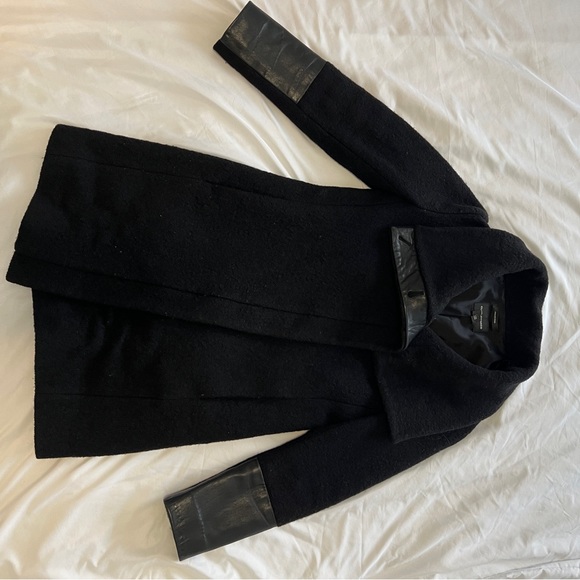 Club Monaco 100% Italian Wool and leather in size XS in black - Picture 3 of 10